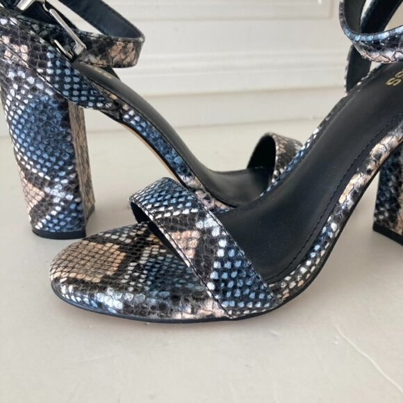 Express Animal Print Blue Peep Toe Ankle Strap Heels Sz 8 - Picture 2 of 8